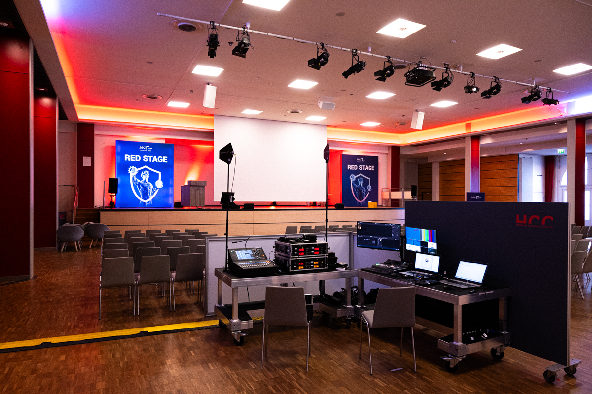 /img/2025/secit-2025-red-stage.jpg
